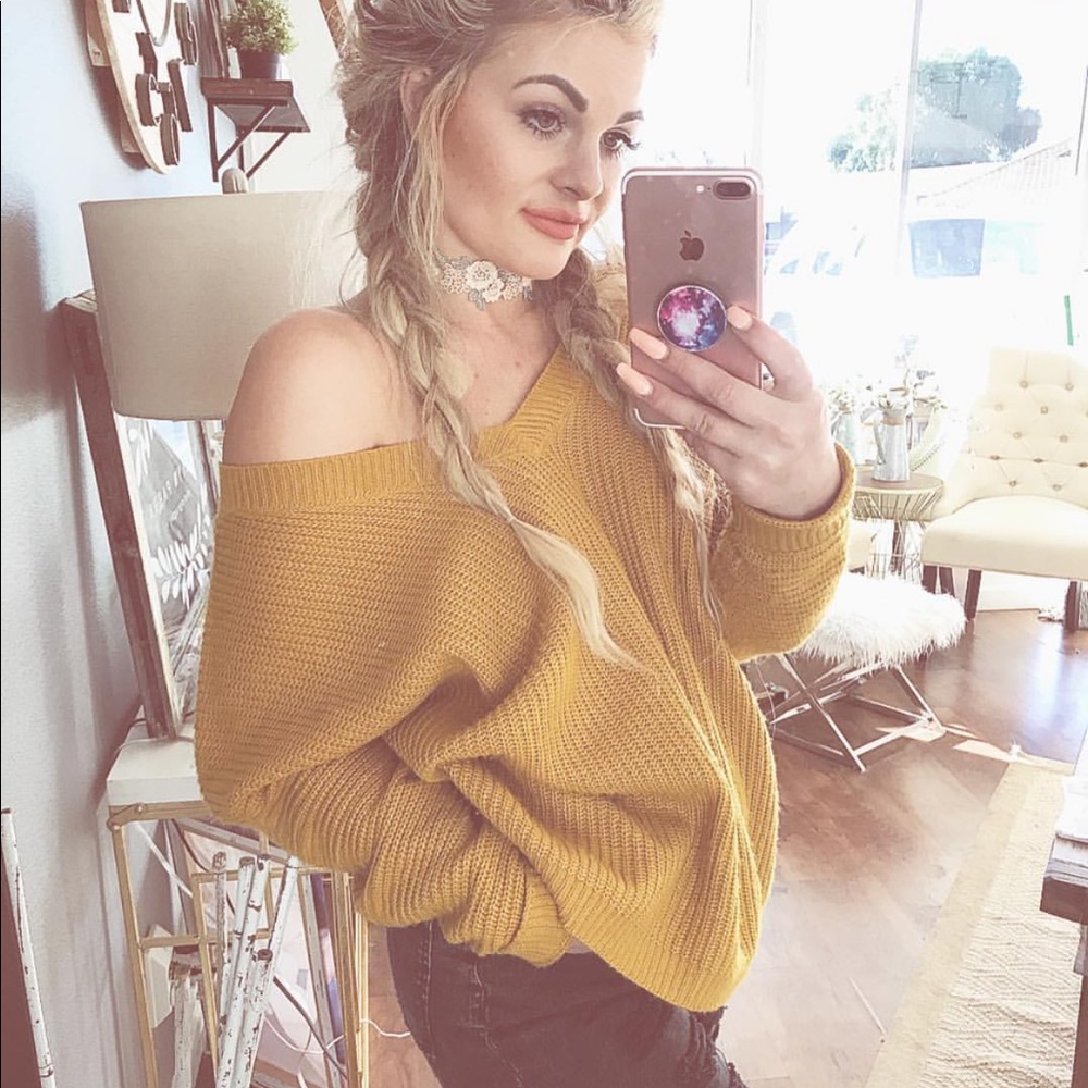 Mustard open back Sweater - Picture 2 of 2